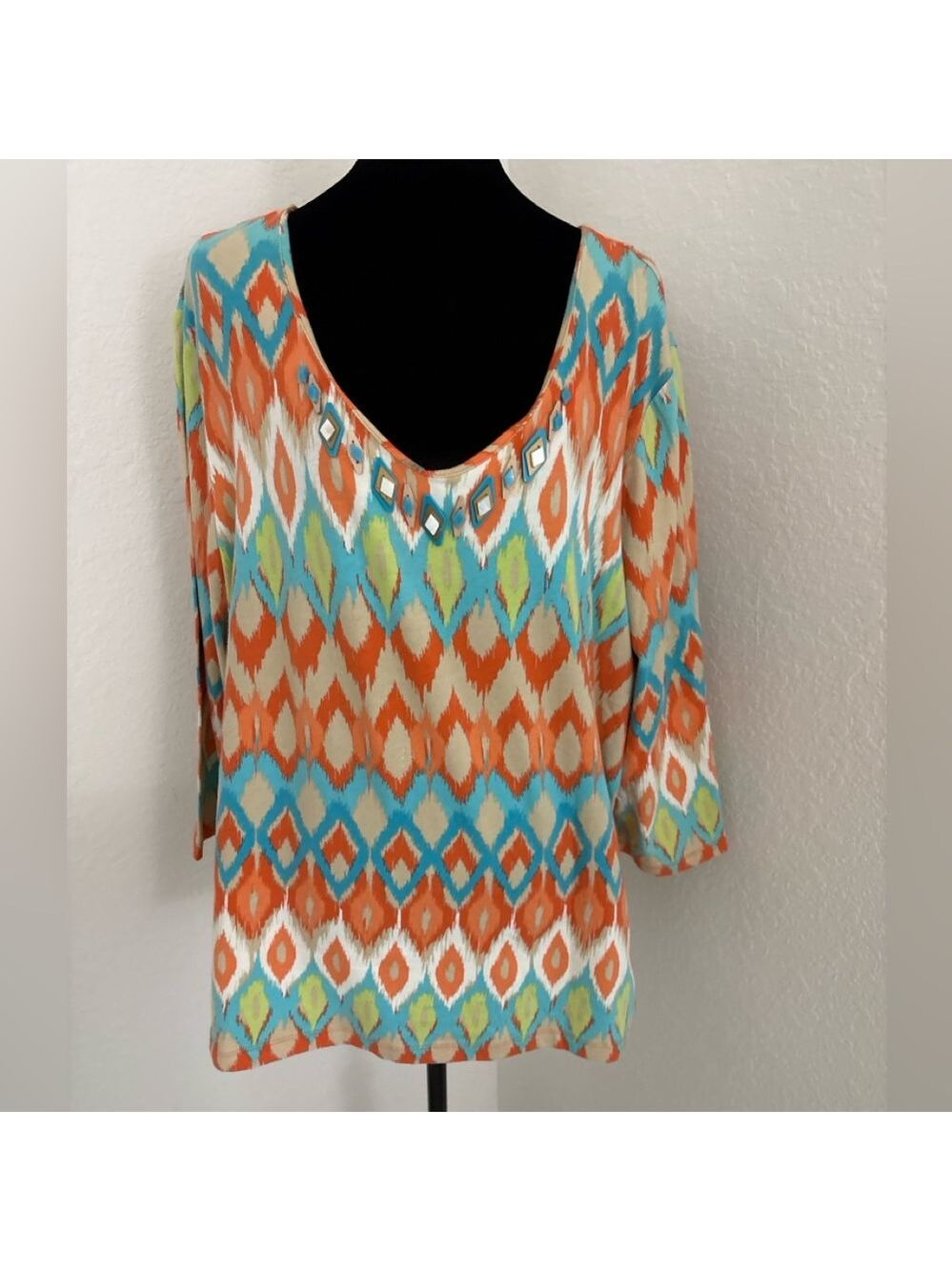Ruby Rd. Woman Ikat Print Embellished V-Neck 3/4 Sleeve Top – size 2X - Picture 8 of 13